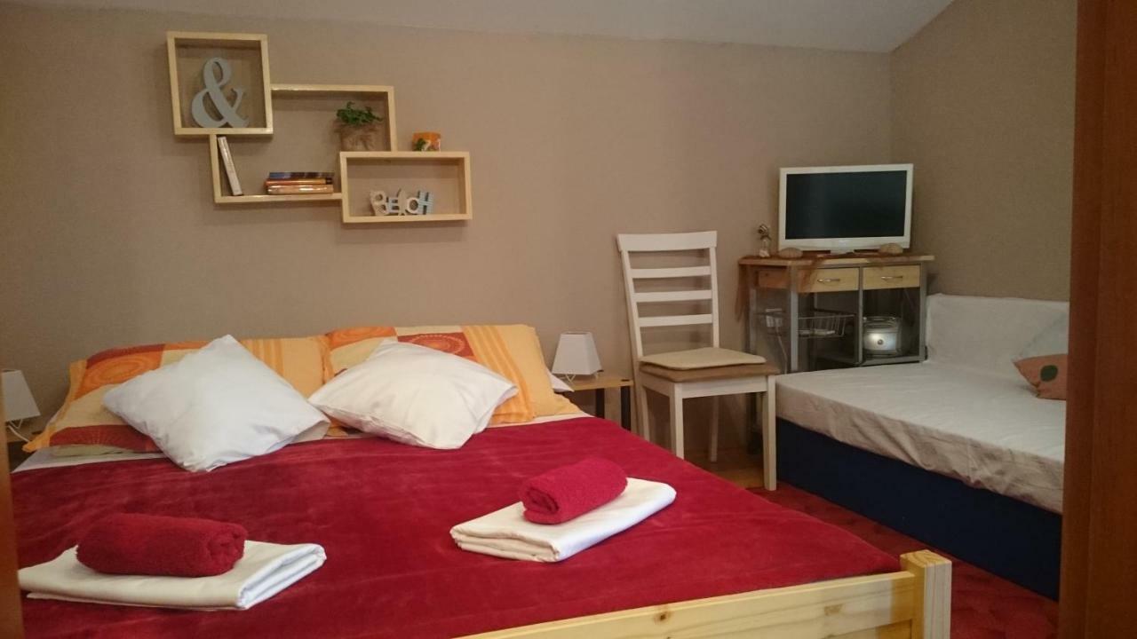 "Mea Culpa" Apartamento Karlobag Exterior foto